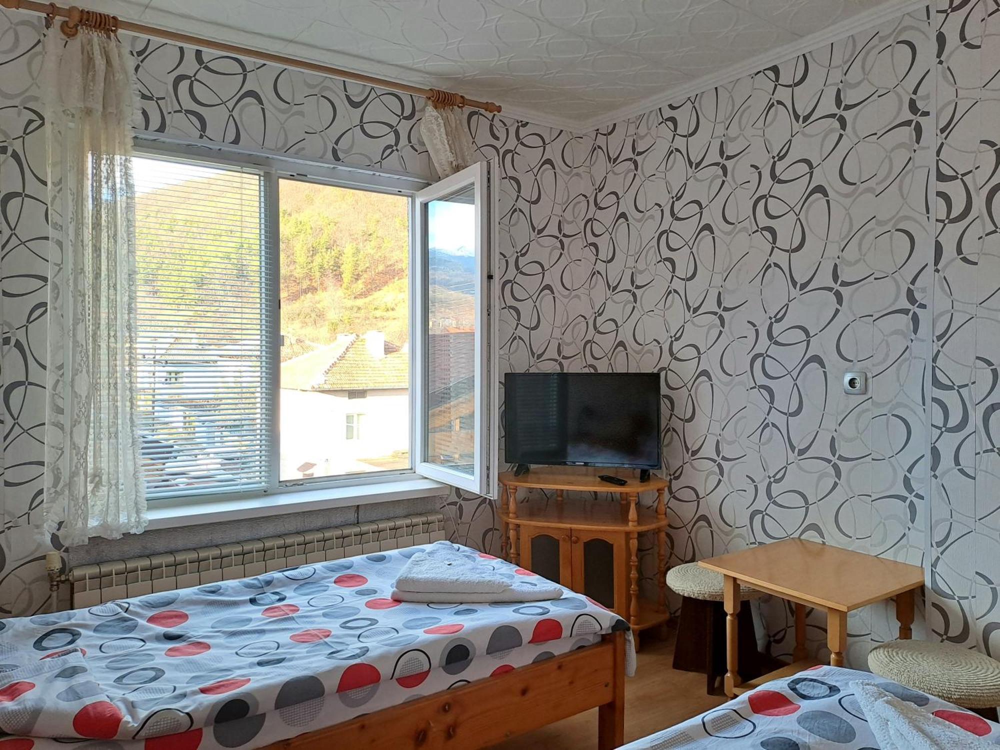 Kovacha Guest House Raduil Kültér fotó